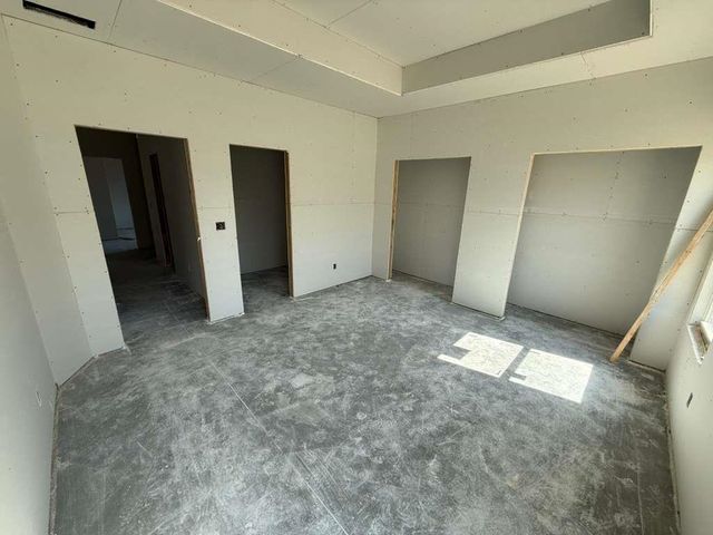 5079 N Toben Dr., Bel Aire, KS 67226