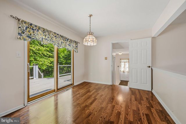 102 AVIGNON CT, Newark, DE 19702