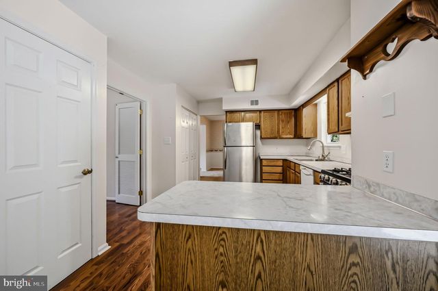 102 AVIGNON CT, Newark, DE 19702
