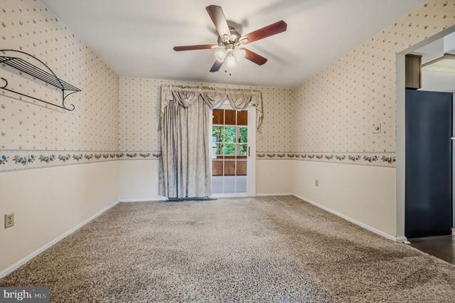 102 AVIGNON CT, Newark, DE 19702