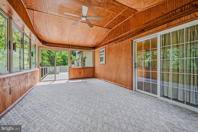 102 AVIGNON CT, Newark, DE 19702