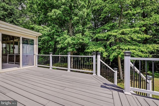 102 AVIGNON CT, Newark, DE 19702