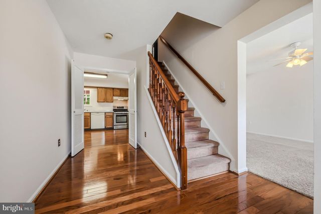 102 AVIGNON CT, Newark, DE 19702