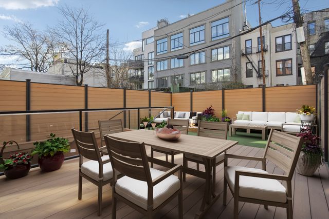 54 DUPONT Street TH1, New York City, NY 11222