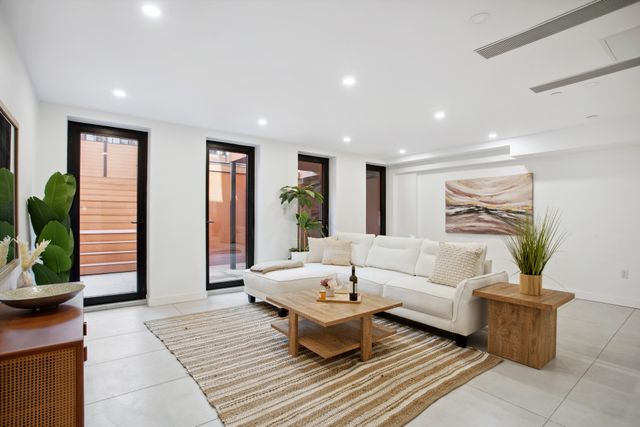 54 DUPONT Street TH1, New York City, NY 11222