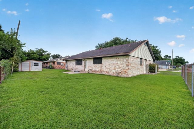 4701 Crepe Myrtle Lane, Pasadena, TX 77505