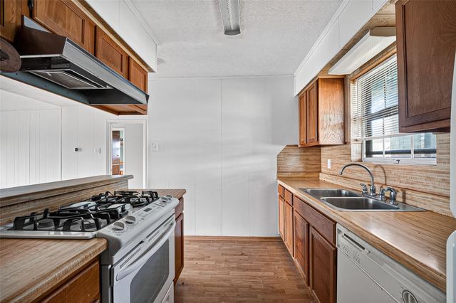 4701 Crepe Myrtle Lane, Pasadena, TX 77505