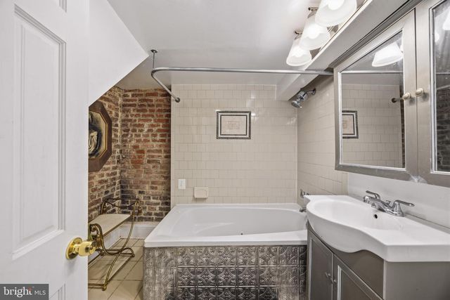 1205 4TH ST NW, Washington, DC 20001
