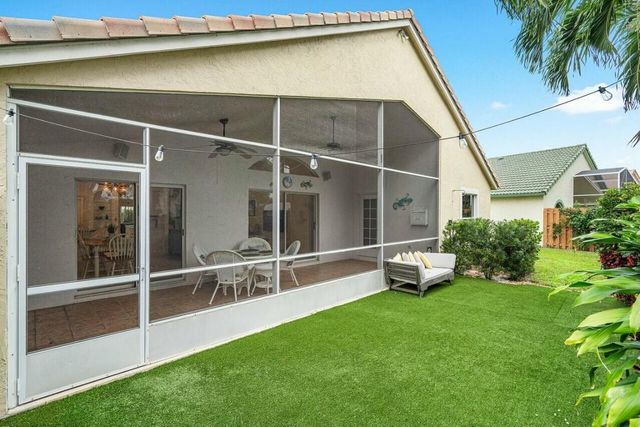 1643 Oak Berry Circle, Wellington, FL 33414