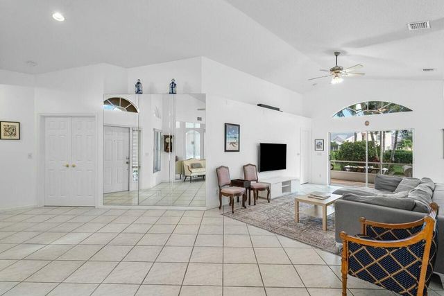 1643 Oak Berry Circle, Wellington, FL 33414