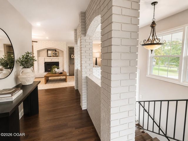 2829 W Ellison Drive, Springfield, MO 65810