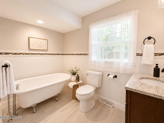 2829 W Ellison Drive, Springfield, MO 65810