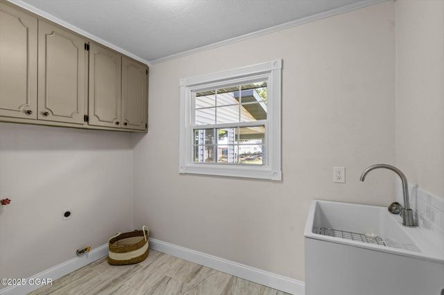 2829 W Ellison Drive, Springfield, MO 65810