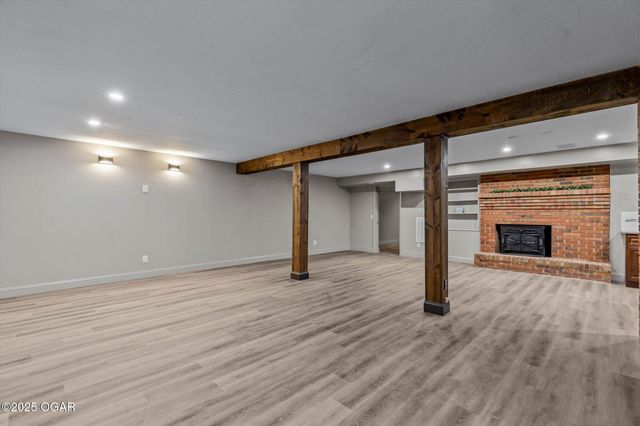 2829 W Ellison Drive, Springfield, MO 65810
