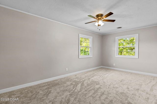 2829 W Ellison Drive, Springfield, MO 65810