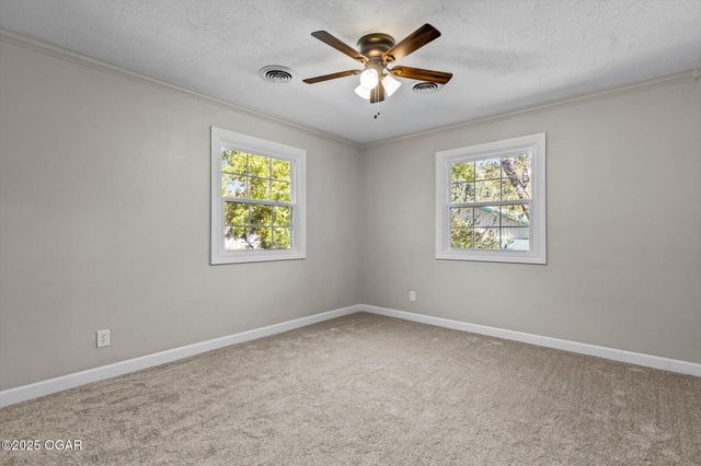 2829 W Ellison Drive, Springfield, MO 65810