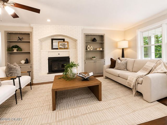 2829 W Ellison Drive, Springfield, MO 65810
