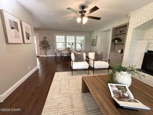 2829 W Ellison Drive, Springfield, MO 65810