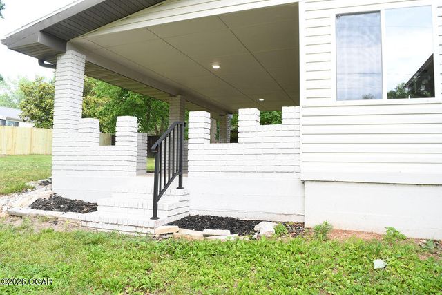 2829 W Ellison Drive, Springfield, MO 65810