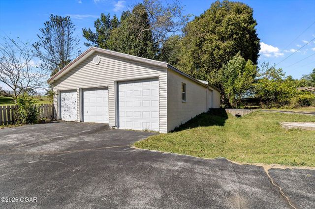 2829 W Ellison Drive, Springfield, MO 65810