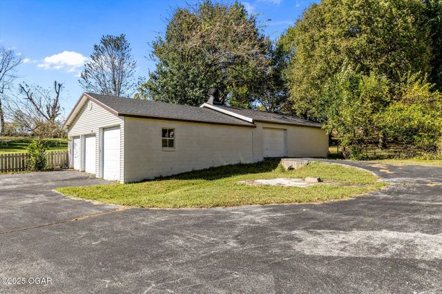 2829 W Ellison Drive, Springfield, MO 65810