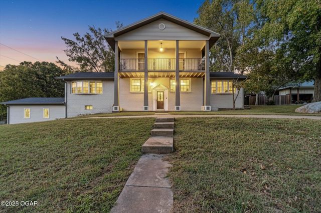 2829 W Ellison Drive, Springfield, MO 65810