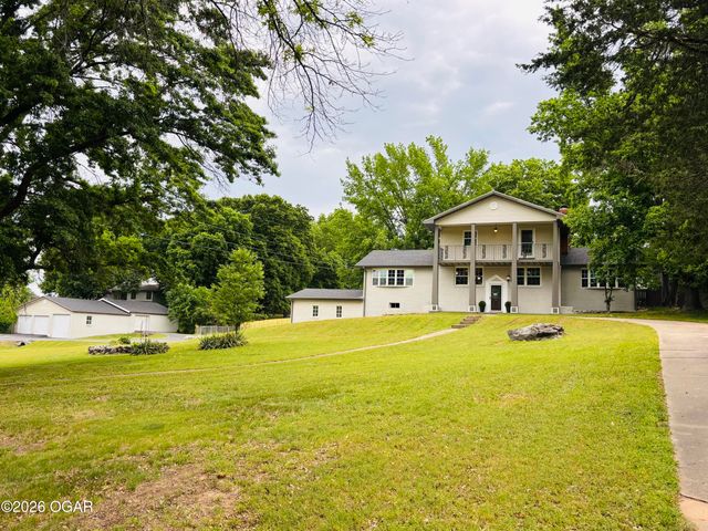 2829 W Ellison Drive, Springfield, MO 65810