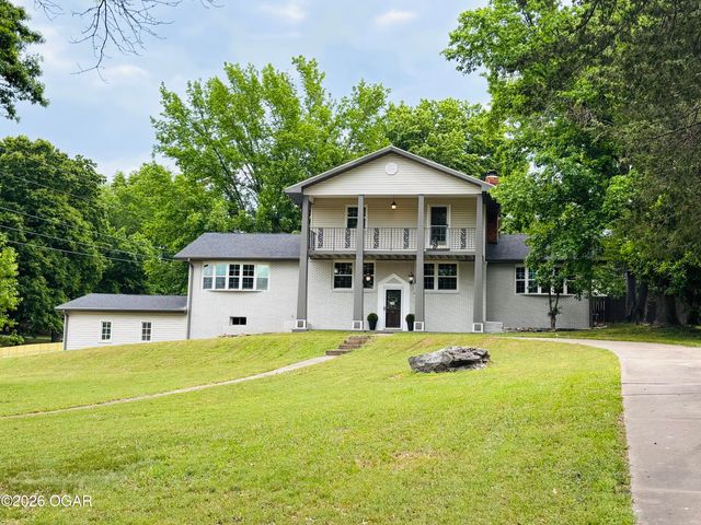 2829 W Ellison Drive, Springfield, MO 65810