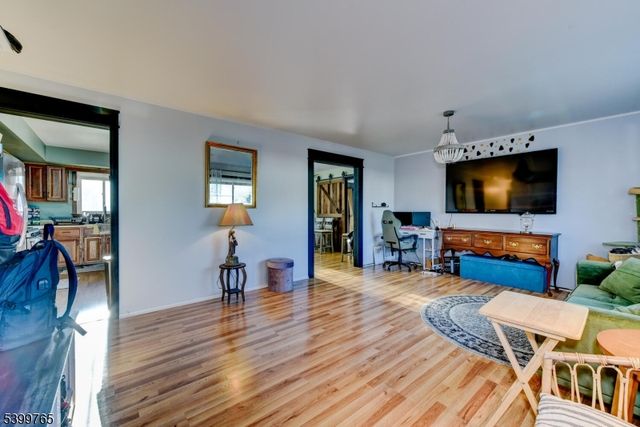 88 Stratton St S, Piscataway Twp., NJ 08854