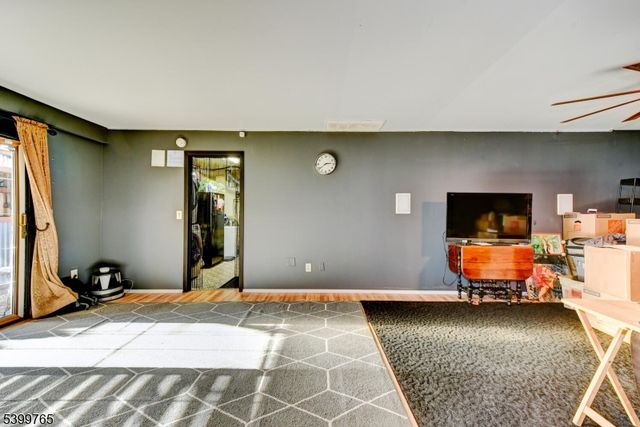 88 Stratton St S, Piscataway Twp., NJ 08854