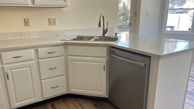 5404 W Wedgewood Lane, Muncie, IN 47304