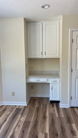 5404 W Wedgewood Lane, Muncie, IN 47304