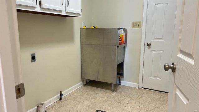 5404 W Wedgewood Lane, Muncie, IN 47304