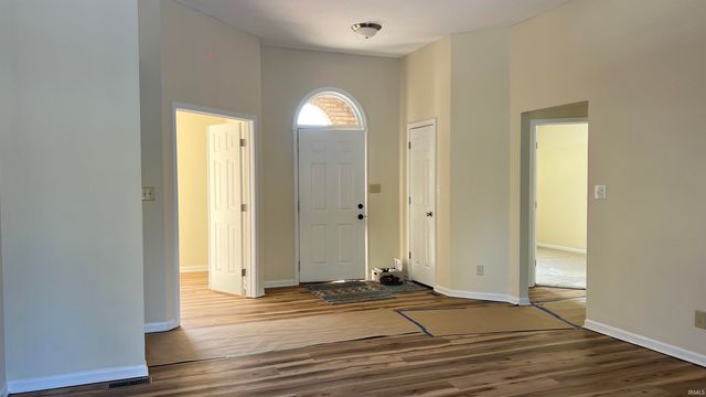 5404 W Wedgewood Lane, Muncie, IN 47304