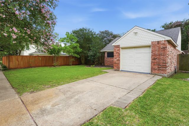 13723 Smokey Trail Drive, Houston, TX 77041