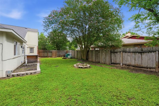 13723 Smokey Trail Drive, Houston, TX 77041