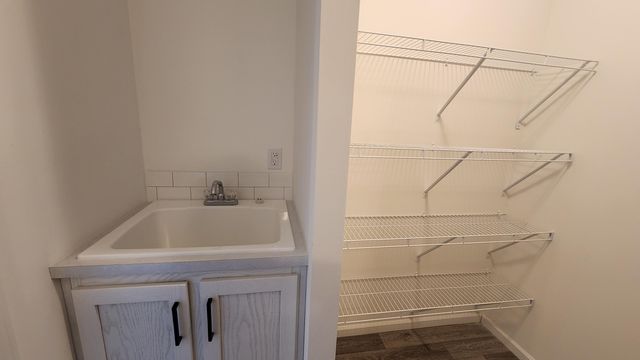 884 Ottawa Court 7, Charlotte, MI 48813