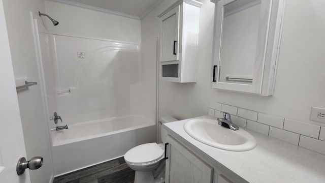 884 Ottawa Court 7, Charlotte, MI 48813