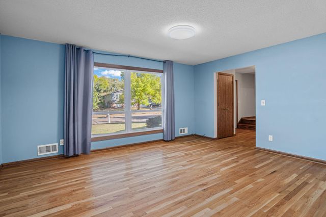 1701 W 138th Street, Burnsville, MN 55337