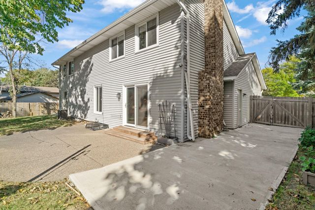 1701 W 138th Street, Burnsville, MN 55337