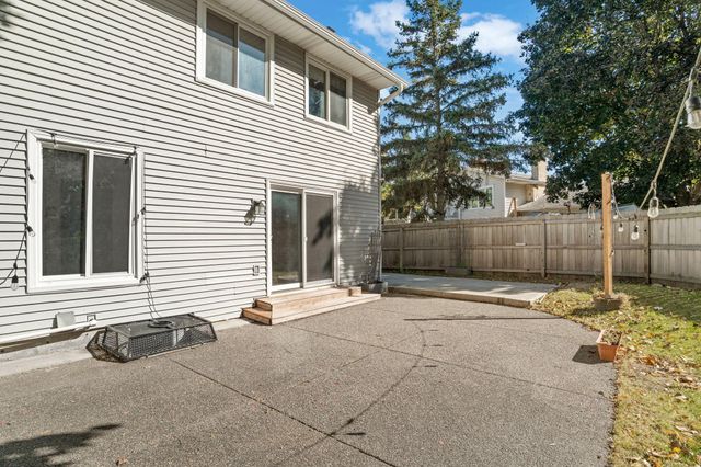 1701 W 138th Street, Burnsville, MN 55337