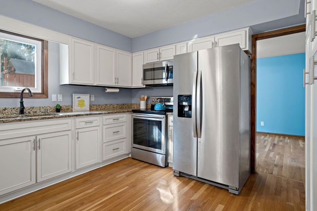 1701 W 138th Street, Burnsville, MN 55337