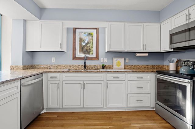 1701 W 138th Street, Burnsville, MN 55337