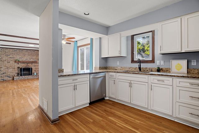 1701 W 138th Street, Burnsville, MN 55337