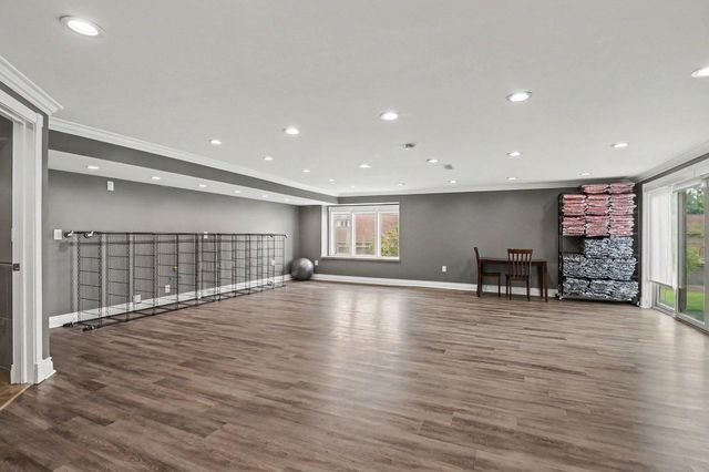 5655 Hillcrest Circle E, West Bloomfield Twp, MI 48322