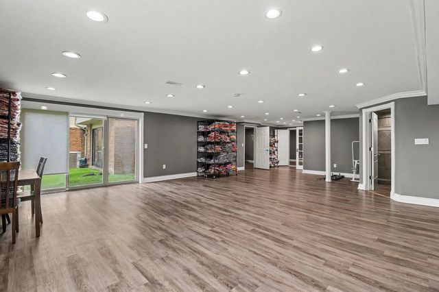 5655 Hillcrest Circle E, West Bloomfield Twp, MI 48322