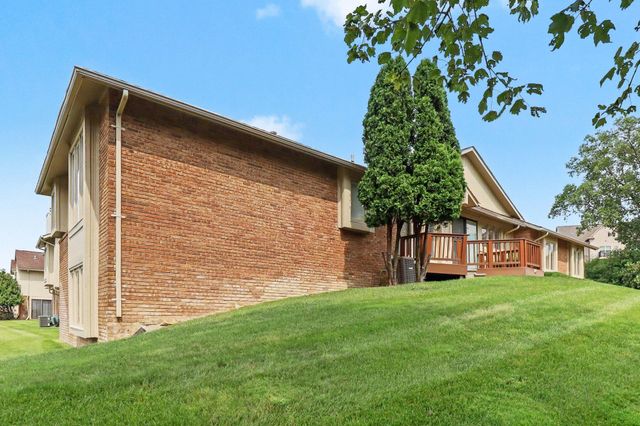 5655 Hillcrest Circle E, West Bloomfield Twp, MI 48322