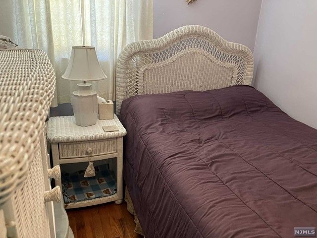 39 New Jersey Avenue, Bergenfield, NJ 07621