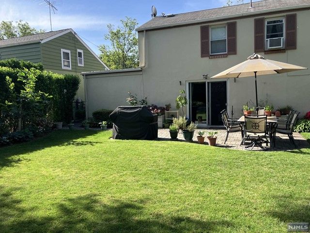 39 New Jersey Avenue, Bergenfield, NJ 07621
