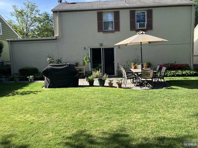 39 New Jersey Avenue, Bergenfield, NJ 07621